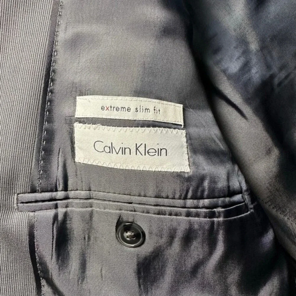 Calvin Klein 100% Wool Blazer Size 42R Gray Extreme Slim Fit 2 Button Sport Coat